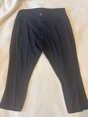 Lululemon cropped Align pattern